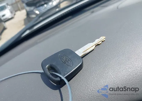 2004 Ford F-150 Heritage Xl/Xlt из США, поврежденный, VIN 2FTRF172X4CA59011